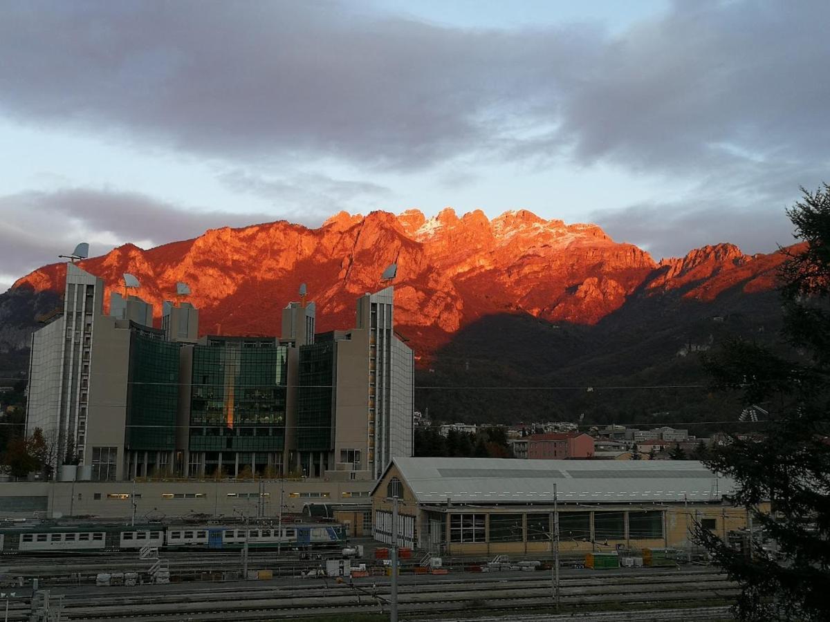 Appartamento Casa Imbarcadero Lecco Esterno foto