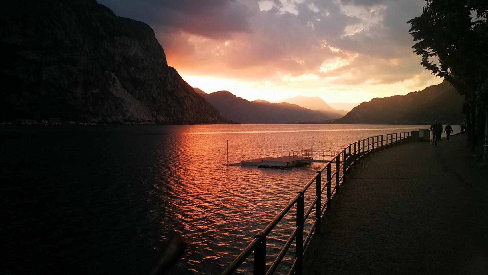 Appartamento Casa Imbarcadero Lecco Esterno foto
